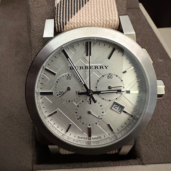 Men’s Burberry Watch - Picture 1 of 4